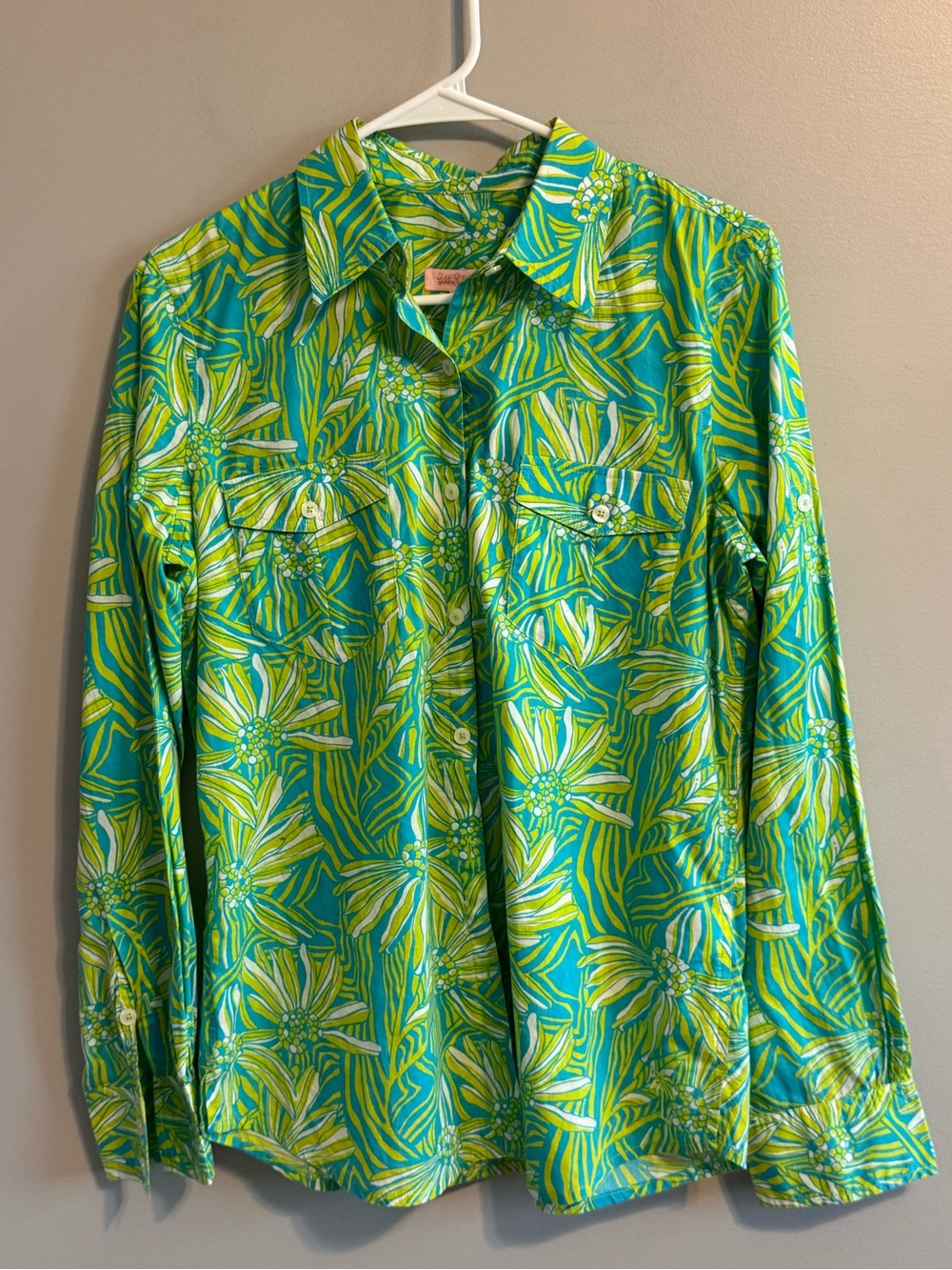 Lilly Pulitzer Resort Fit Women’s M Floral Button Down Cotton Shirt